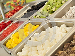 Ã¢â¬Å½Frozen Yogurt Toppings